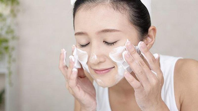 Cách chăm sóc da sau khi đẩy mụn ẩn