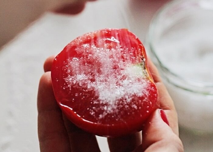 Cách chữa nám bằng cà chua và muối