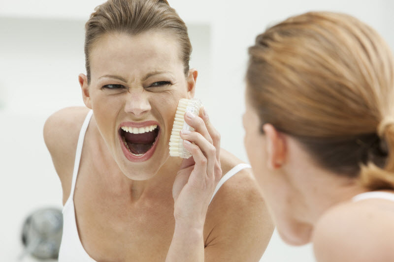 Sai lầm khi sử dụng sữa rửa mặt gây hại da